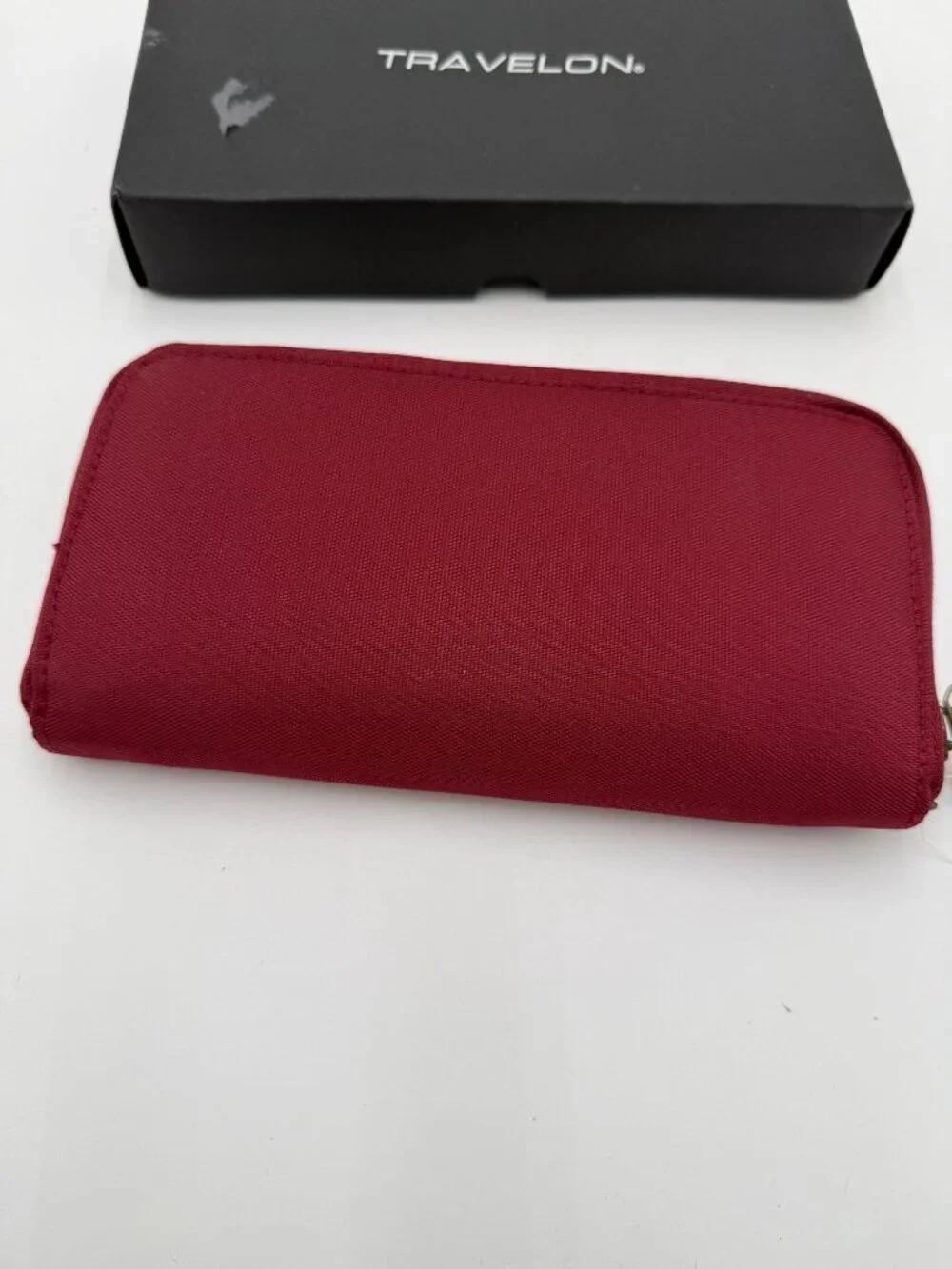 Travelon RFID Blocking Wallet Burgundy With Box Zip around New